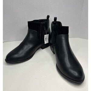 NWT Torrid Women’s Black Textured Ankle Booties Size 7.5 Wide Cuff Zip Boots